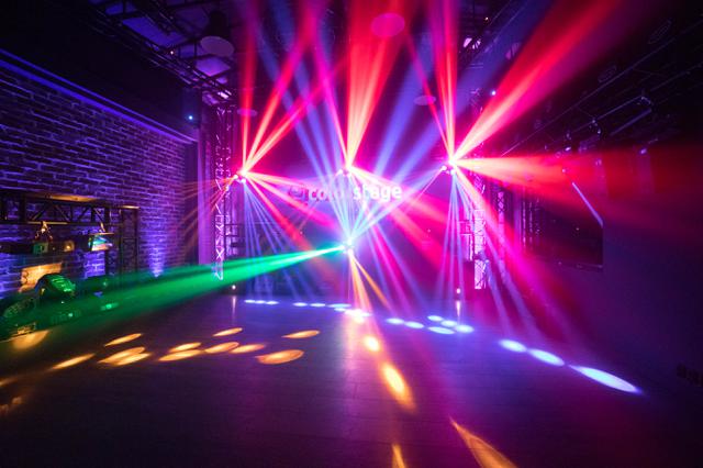 COLORSTAGE VARIO LED LASER STROBO-5.jpg|Соляр Мар'ян